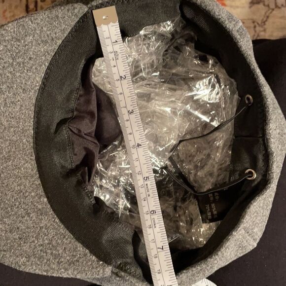 111 RED WOOLEN NEWSBOY CAP NWT FOR AUTUMN/WINTER - Picture 6 of 7